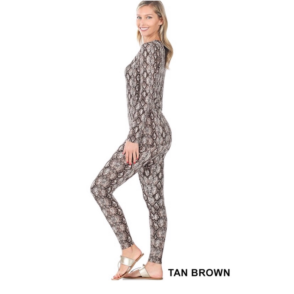 SNAKESKIN BRUSHED MICROFIBER TOP & LEGGINGS SET.